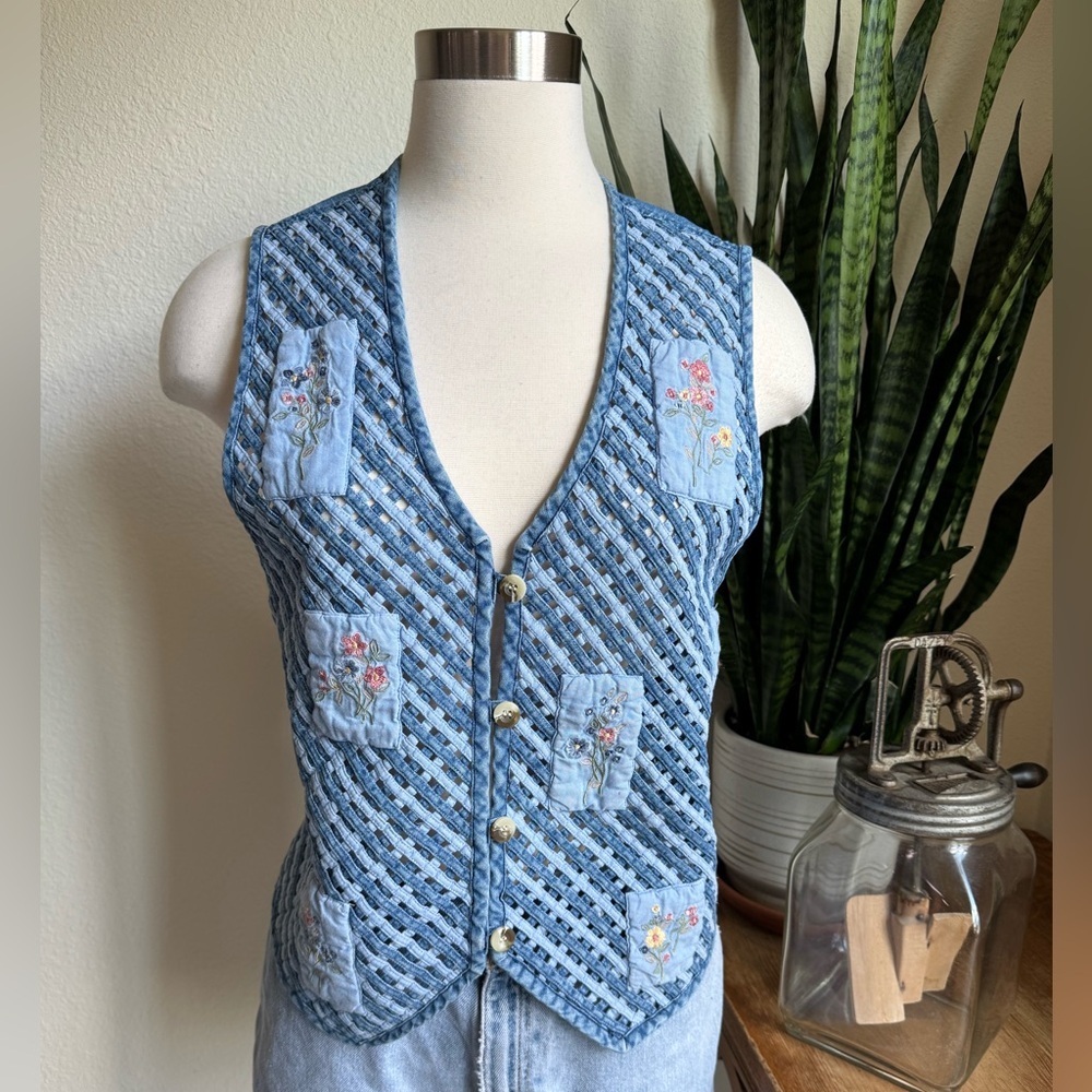 Vintage Floral Embroidered Denim Vest Cottagecore open weave patchwork medium - Picture 11 of 11